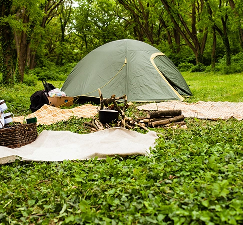 Stoviglie compostabili in campeggio