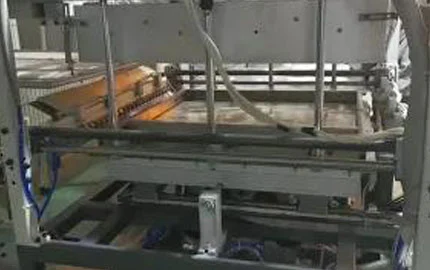 Macchina di laminazione che produce video 2